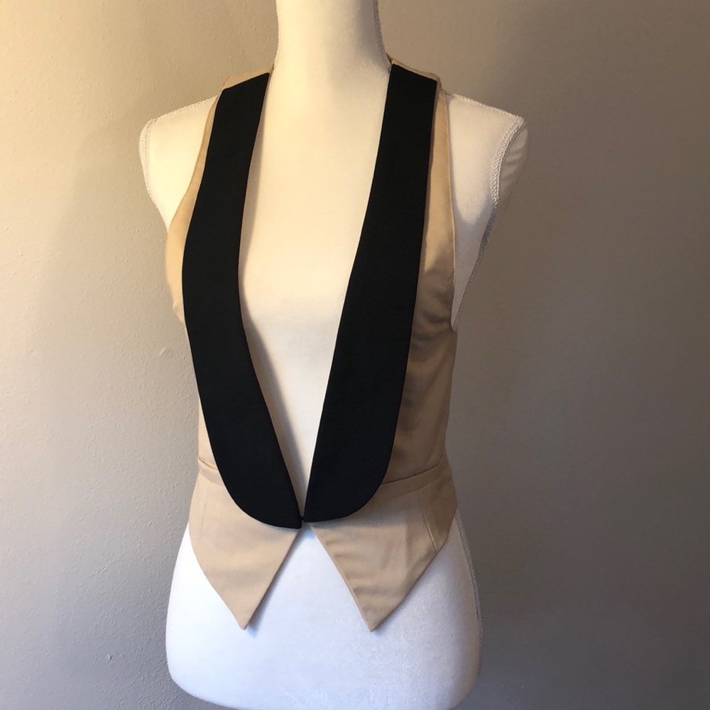 Zinga Cream Vest with Black Shawl Collar - S